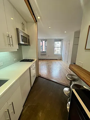Rented by R New York | media 8