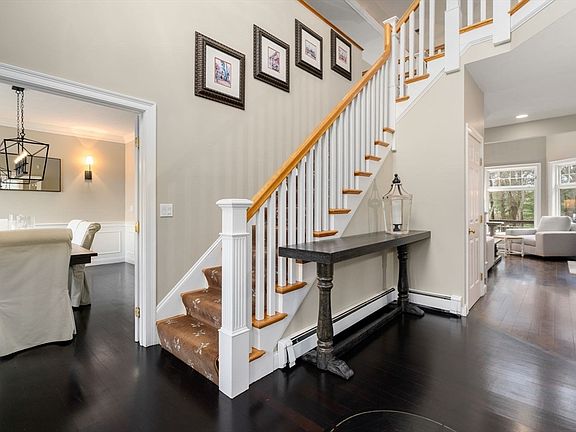 4th image of 7 Pettees Pond Ln