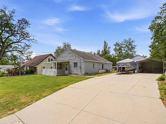 3rd image of 3008 Schaeffer Dr SW