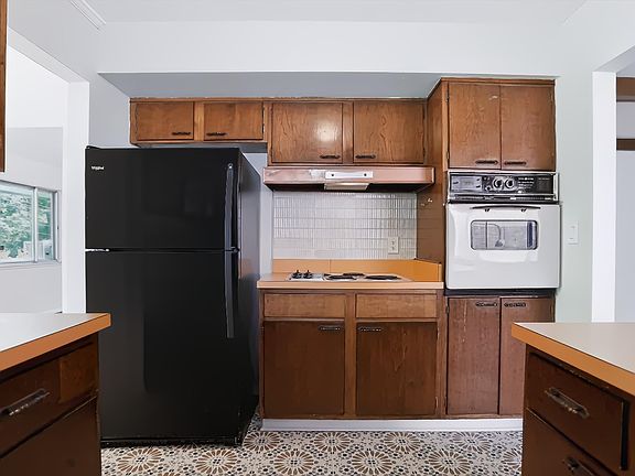 4th image of 3550 N Luewan Dr