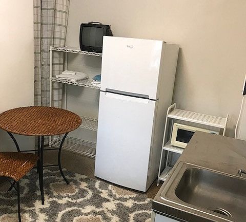 2nd image of 451 Orange St APT 3R