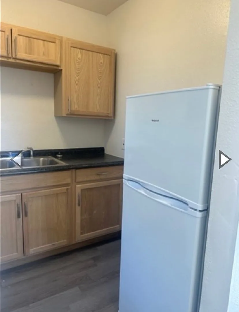 51.00 - 2623 E Boone Ave — Photo 3