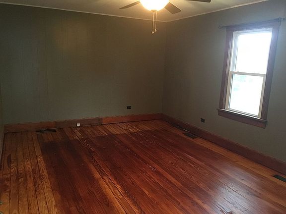 2nd image of 415 Washington St