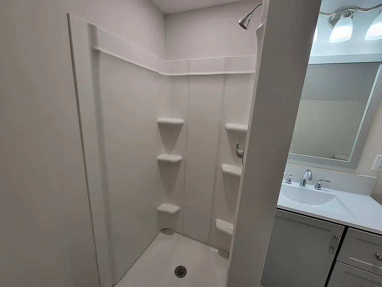 170 Farmington Ave #2 — Photo 15