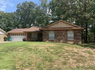 8 Patrick Henry Dr, White Hall, AR 71602