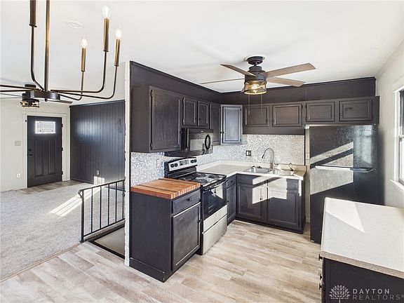 5th image of 257 Victoria Dr