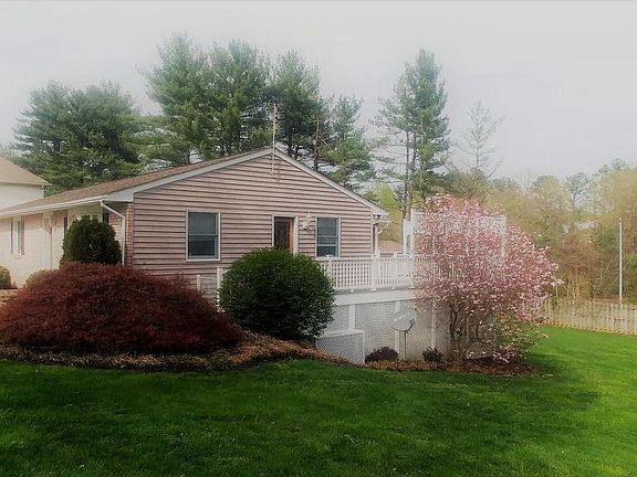 2nd image of 1307 Crofton Dr