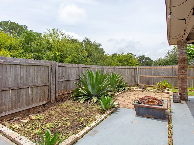 1120 Eagle Ave — Photo 29