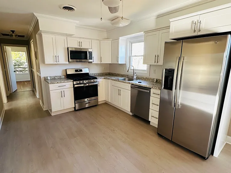 49 Jamie Ct #2 — Photo 3