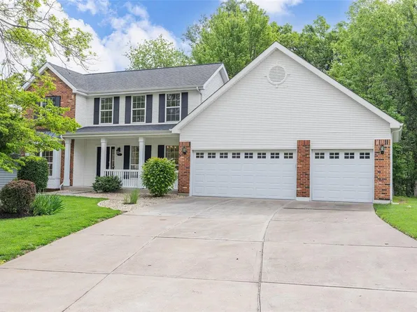 145 Cross Timbers Ln, Saint Charles, MO 63304