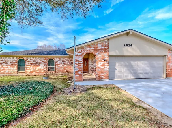 2826 Round Tower Ln, Port Neches, TX 77651