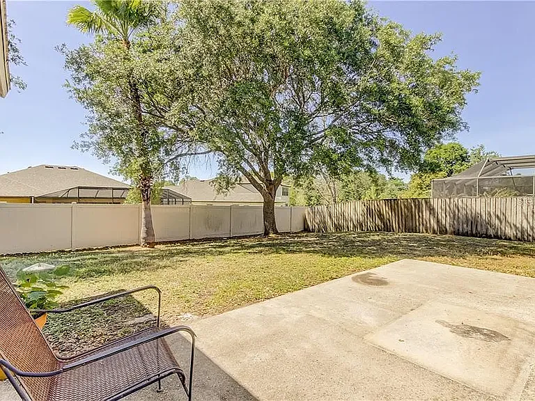 1119 Tuscanny St — Photo 5