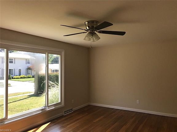 5th image of 2342 Frederick Dr