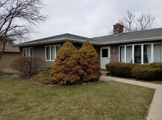 38 Burnett Ave #WEST, Lake Villa, IL 60046