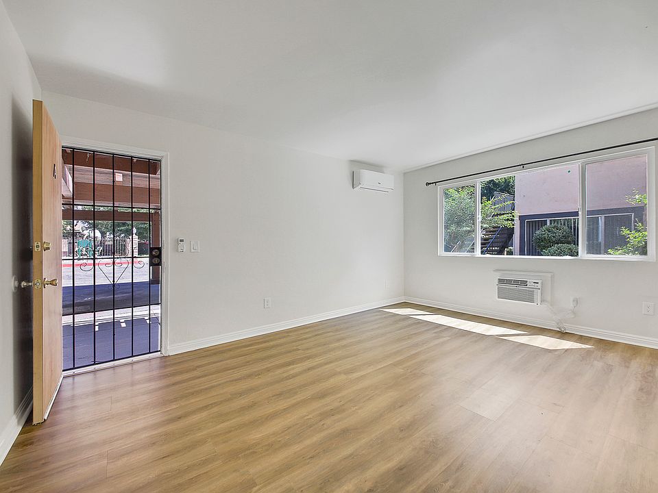 Photo of similar but older unit, this new unit will not disappoint!