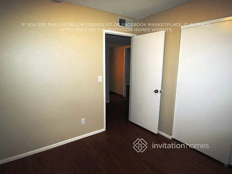 902 W Westchester Ave — Photo 9