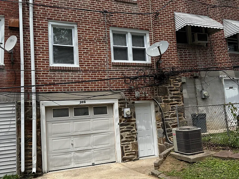 208 Golf Rd — Photo 9