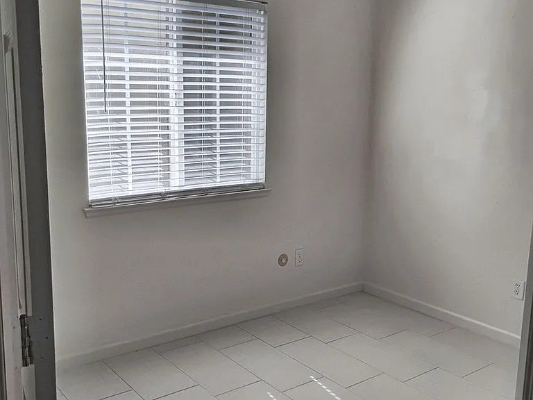 628 Gateway Dr — Photo 17