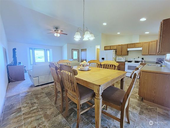 4th image of 1414 W Electra St
