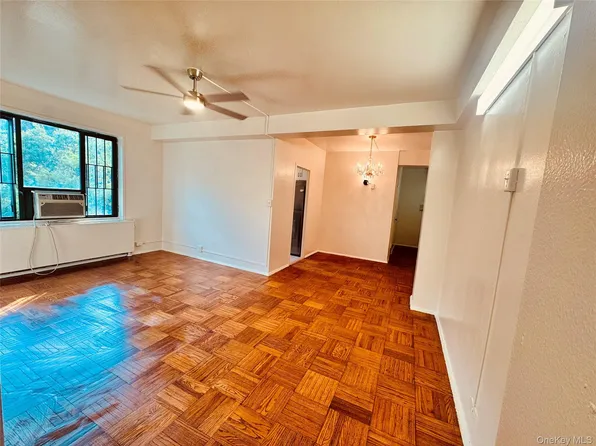 1560 UNIONPORT Road #3G, Bronx, NY 10462