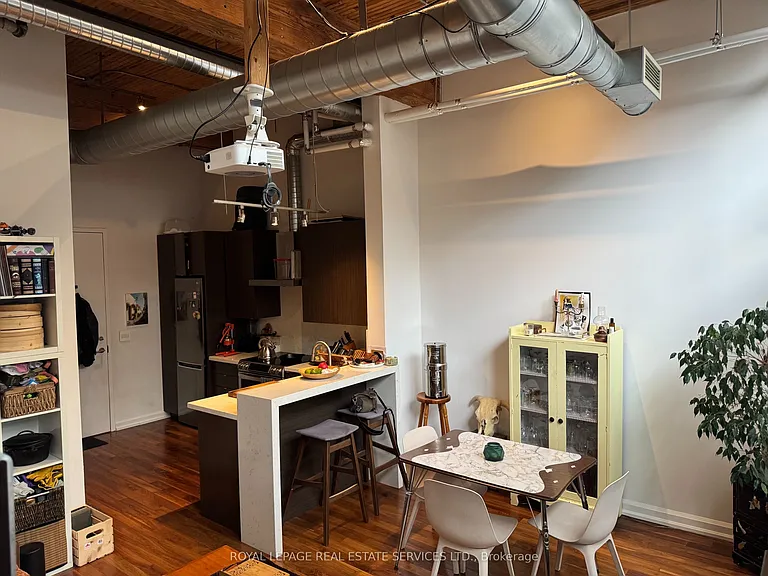 736 Dundas St E #203 — Photo 5