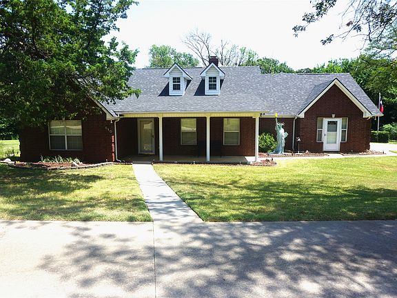 2nd image of 610 S Lillis Ln