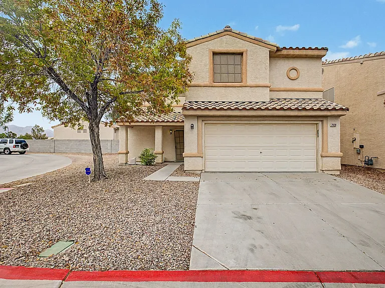 7928 Horn Beam Ct — Photo 1