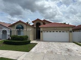 7472 NW 169th Ln, Hialeah, FL 33015