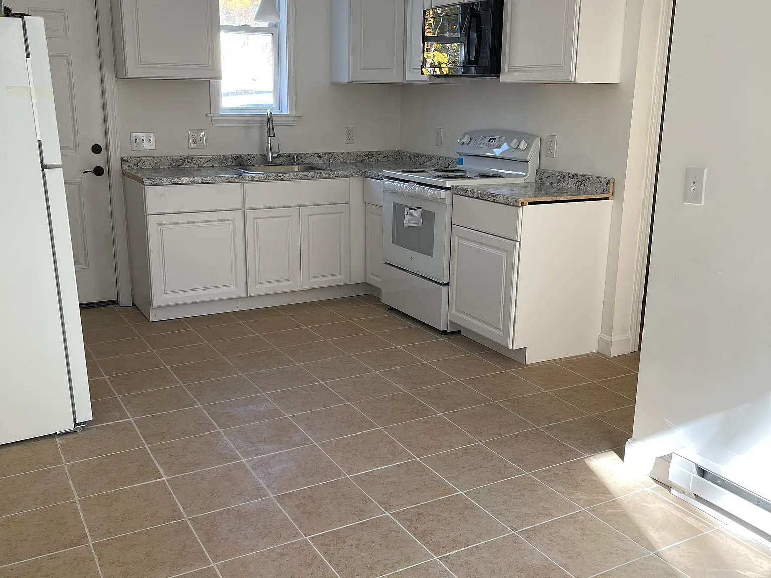 49 Berwick Rd — Photo 2