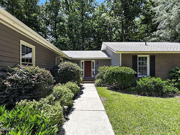 3rd image of 103 Deerwood Ct