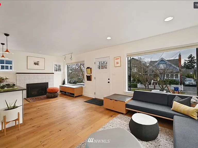 1609 Warren Ave N — Photo 32