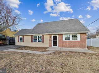 4 Plumtree Rd, Levittown, PA 19056