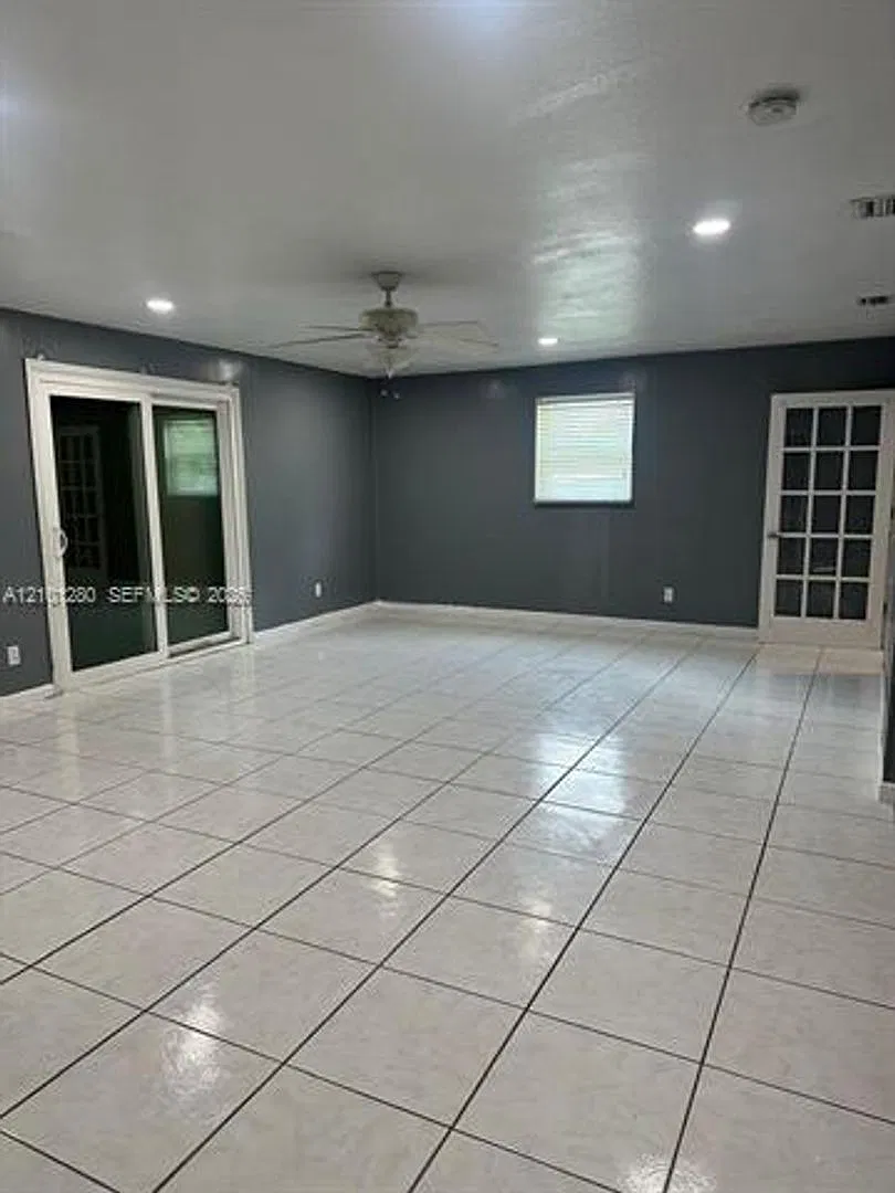6852 SW 10th Ct # 6852, Pembroke Pines, FL 33023 — Photo 4