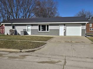 224 6th St E, Cresco, IA 52136