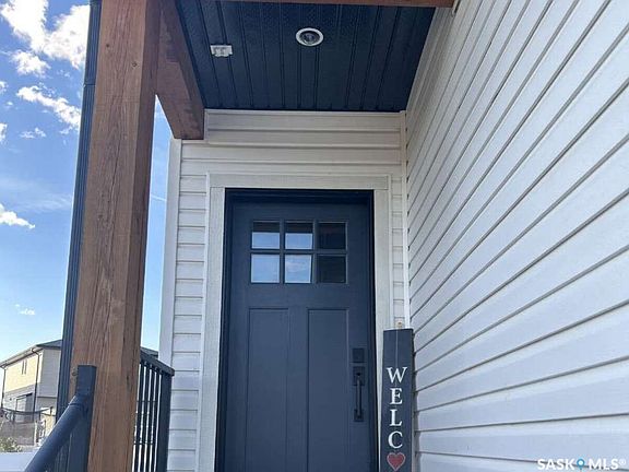 3rd image of 3743 Gee Crescent