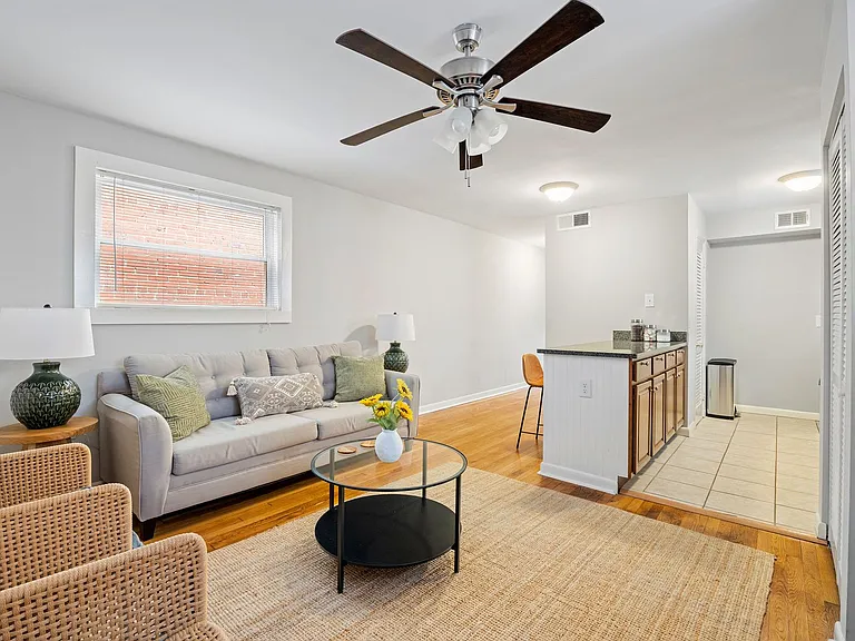 3018 Park Ave — Photo 4