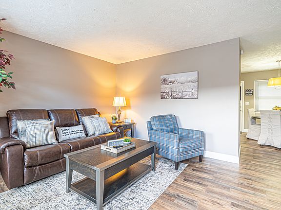 2nd image of 310 Emerald Dr
