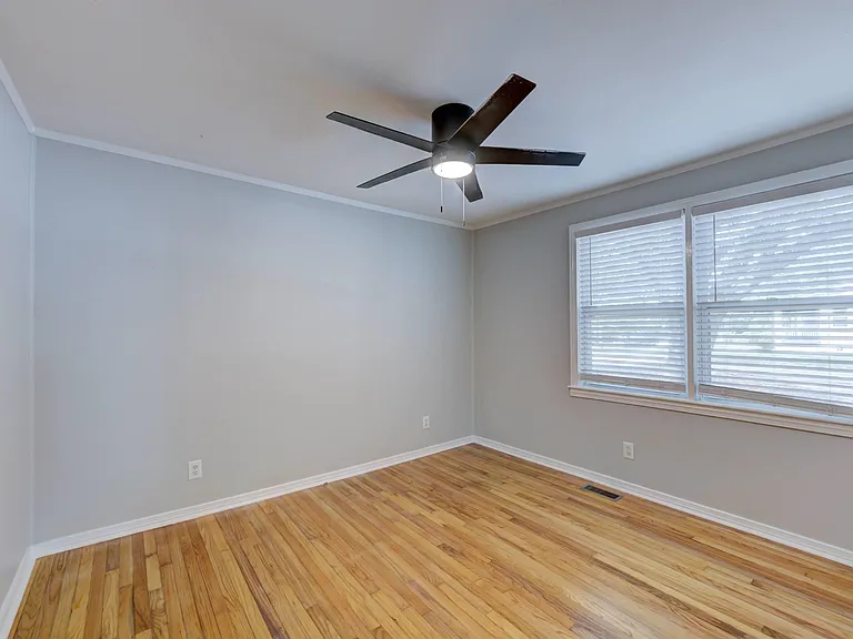 322 S Kilbourne Rd — Photo 14