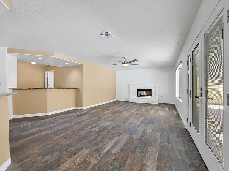 815 Stillwater Ln — Photo 8