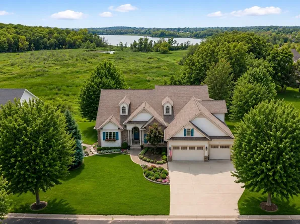 2185 Gallery Ct, Victoria, MN 55386