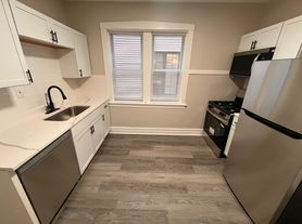 2937 N Fairfield Ave, Chicago, IL
