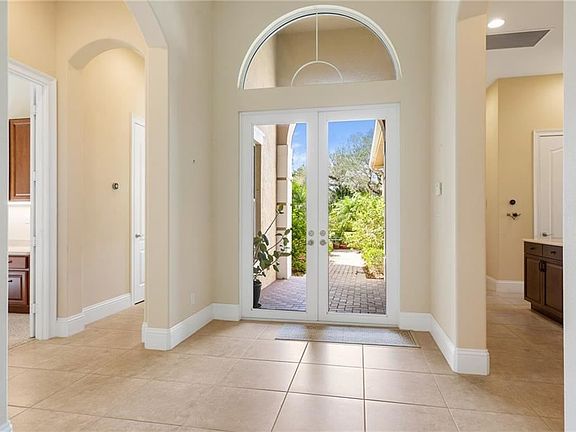 4th image of 1081 Riverwind Cir