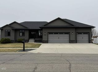301 23rd Ave NW, Watertown, SD 57201