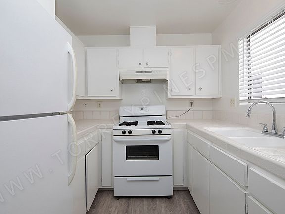 5th image of 4015 Haines St Unit 3