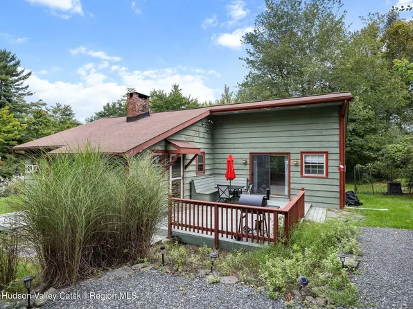 2 Fern Holw, Woodstock, NY 12498