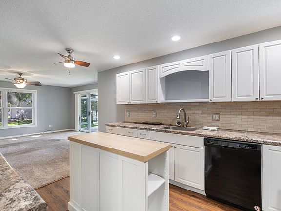 4th image of 800 E Arthur St #1A