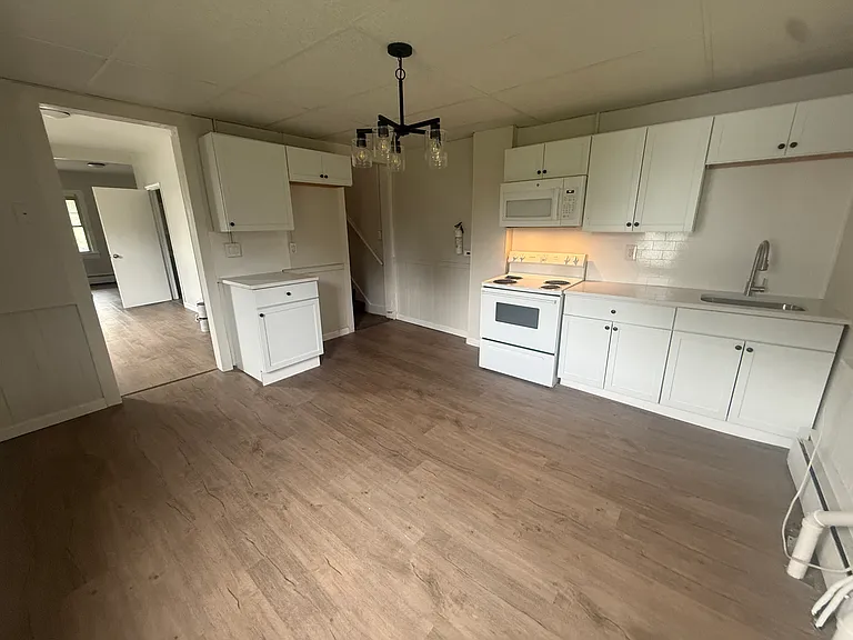 3017 Market St #R — Photo 4