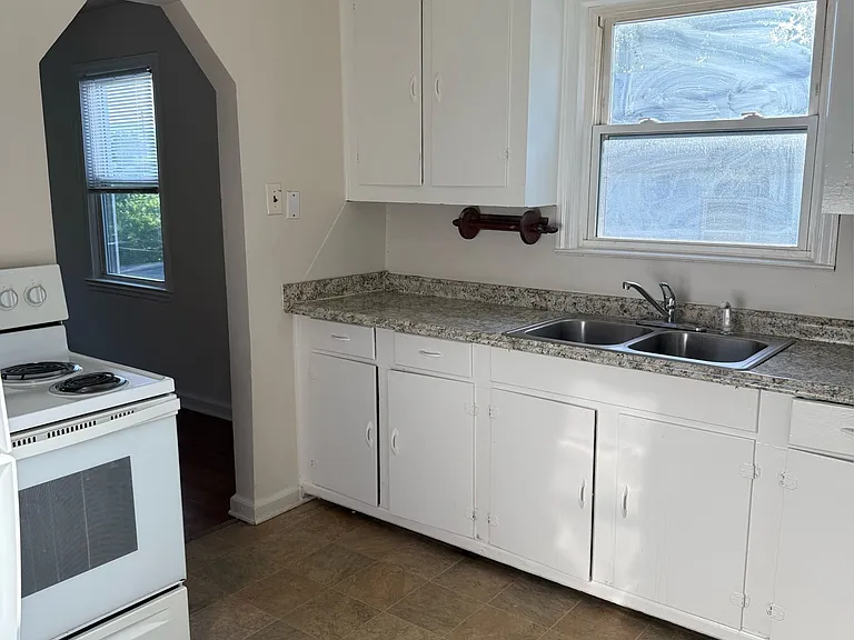 3821 Vermont Ave NW — Photo 4