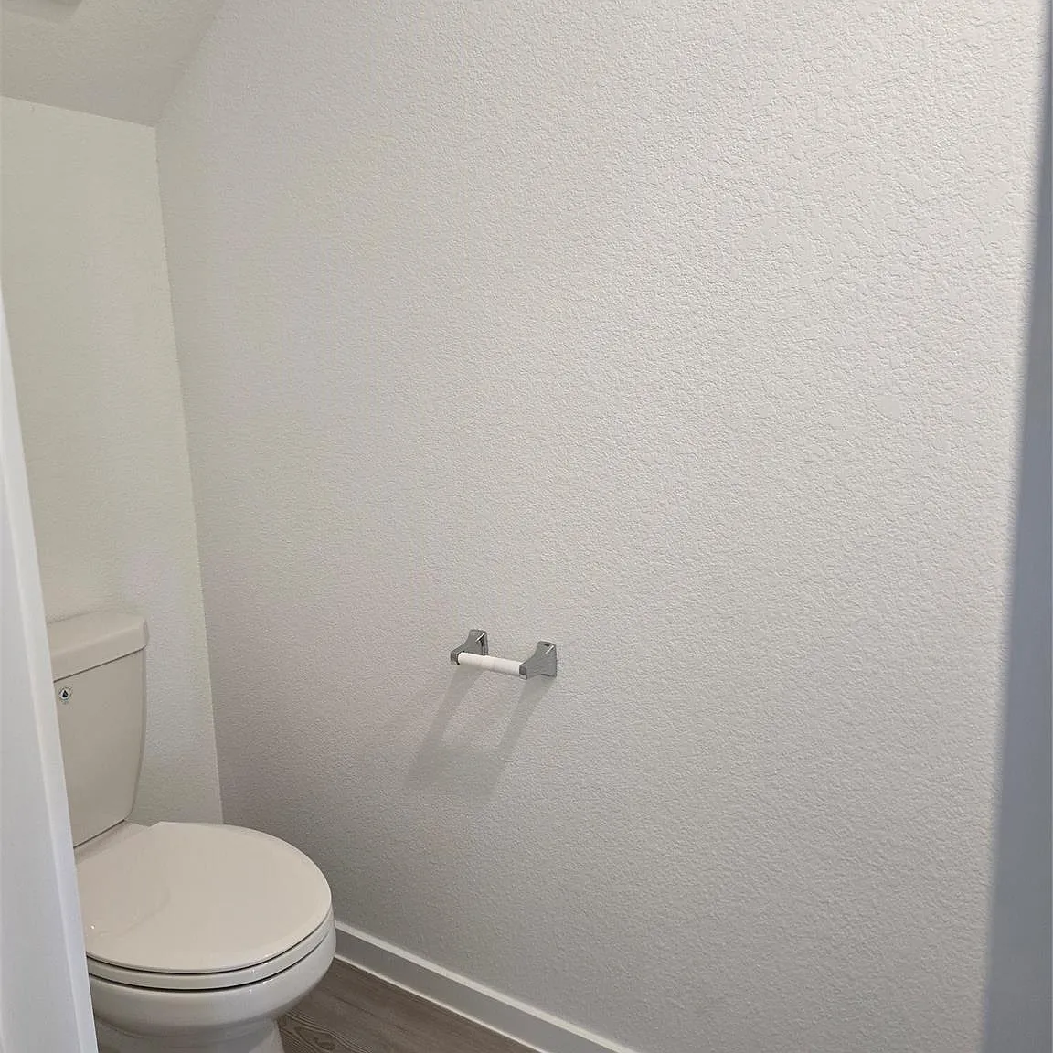 4 bed, 2.5 bath, 1979 sqft, $1,950 — Photo 4