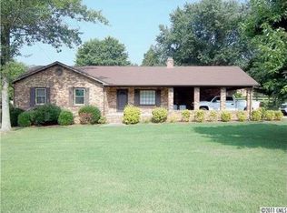 601 Cedar Dr, Dallas, NC 28034